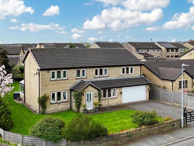 5 bedroom detached house for sale