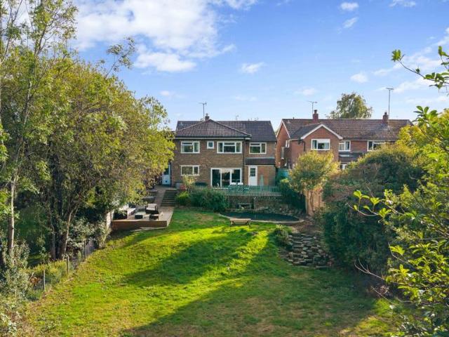 5 bedroom detached house for sale