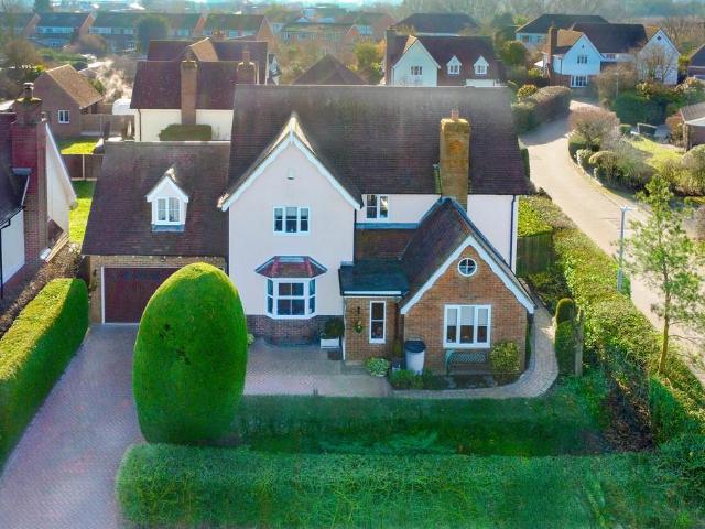 5 bedroom detached house for sale