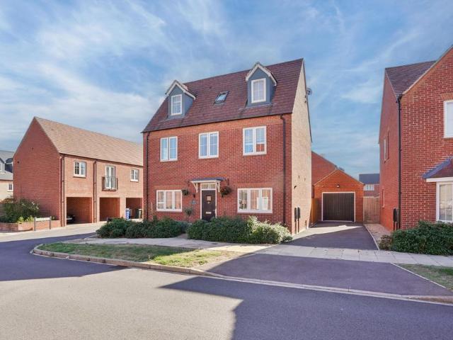 5 bedroom detached house for sale