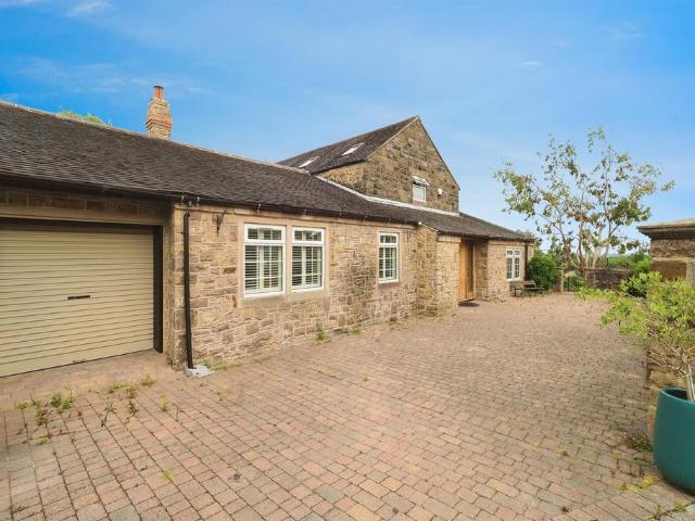 6 bedroom detached house for sale