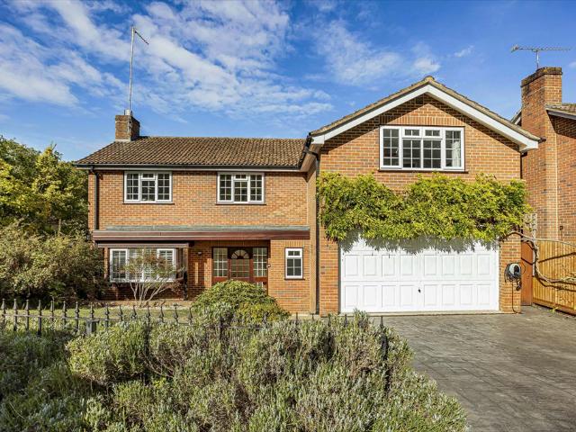 5 bedroom detached house for sale