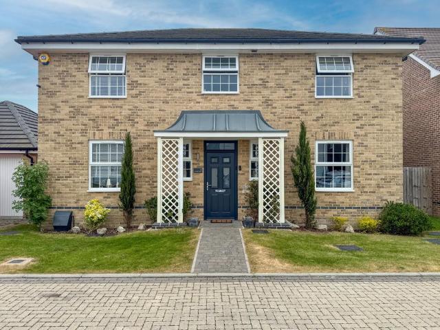 5 bedroom detached house for sale