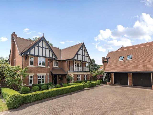 5 bedroom detached house for sale