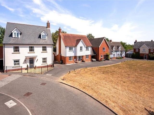 5 bedroom detached house for sale