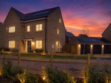5 bedroom detached house for sale