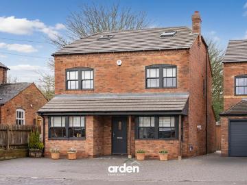5 bedroom detached house for sale