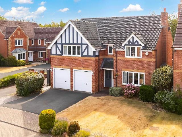 5 bedroom detached house for sale