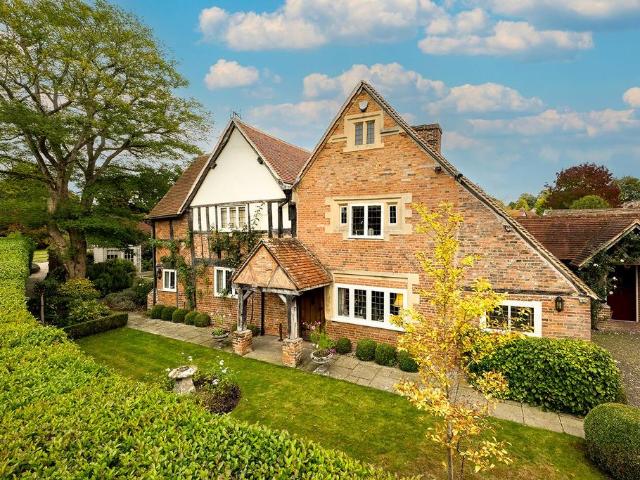 5 bedroom detached house for sale