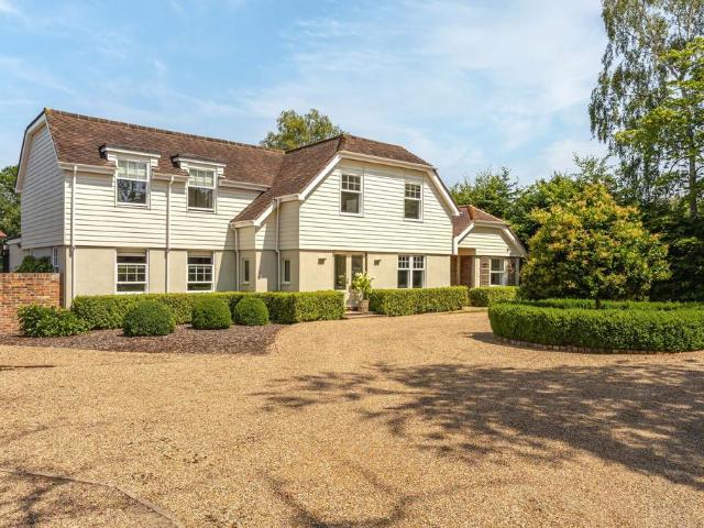 5 bedroom detached house for sale