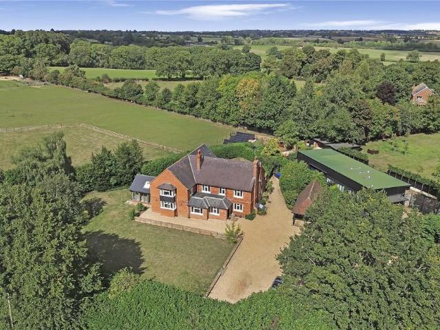 5 bedroom detached house for sale