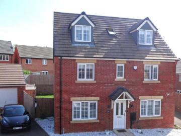 5 bedroom detached house for sale