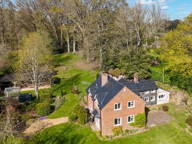 5 bedroom detached house for sale
