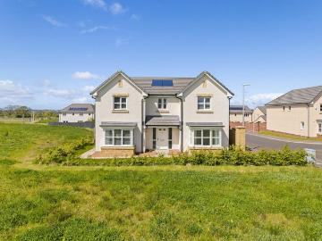 House for sale in Livingston - Garden