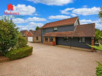 5 bedroom detached house for sale