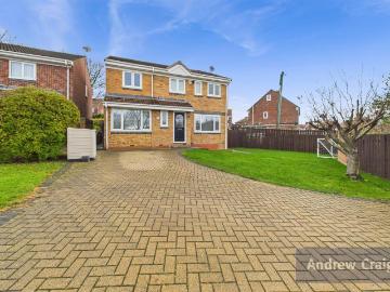 5 bedroom detached house for sale