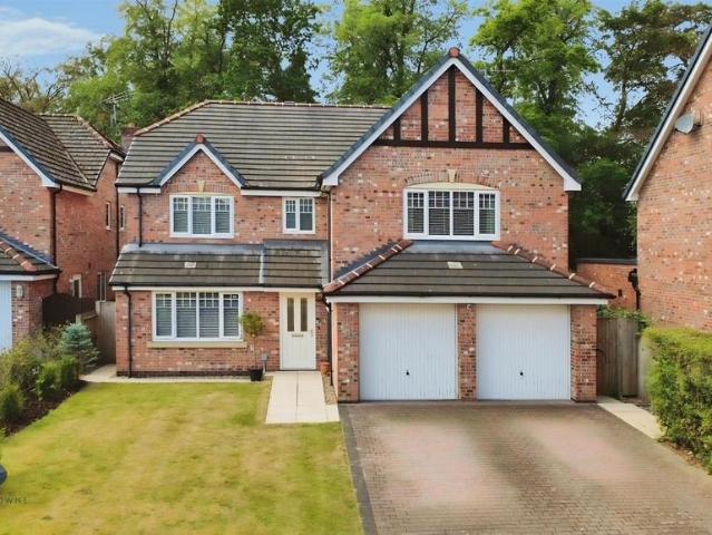 5 bedroom detached house for sale