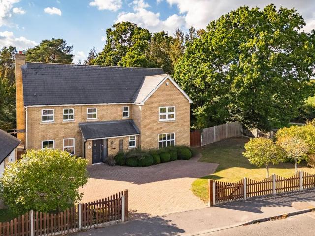 5 bedroom detached house for sale