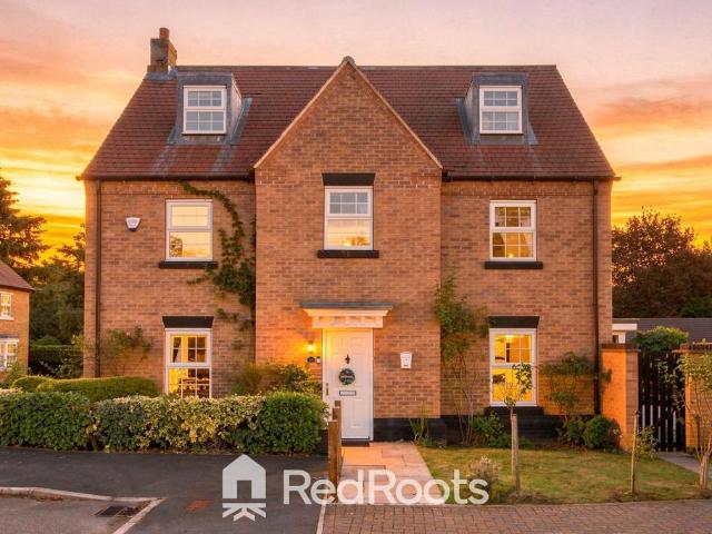 5 bedroom detached house for sale