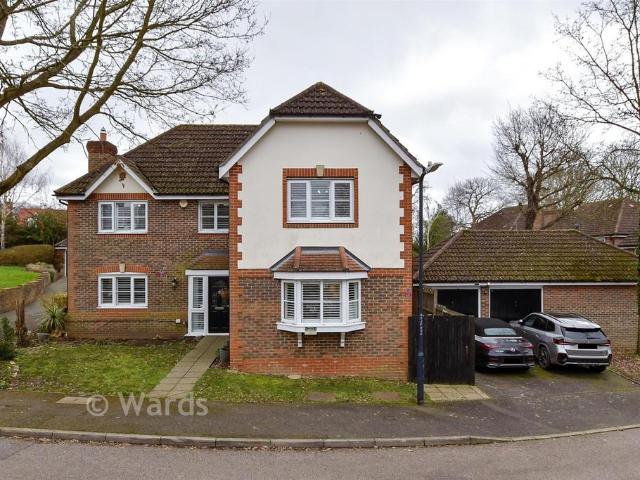 5 bedroom detached house for sale