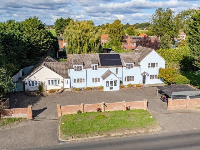 5 bedroom detached house for sale