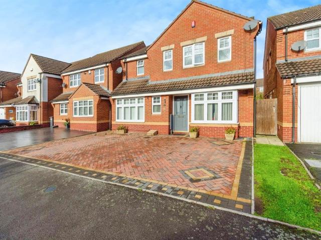 5 bedroom detached house for sale