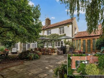 5 bedroom detached house for sale