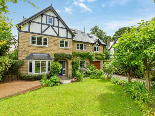 5 bedroom detached house for sale