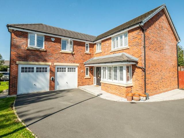 5 bedroom detached house for sale