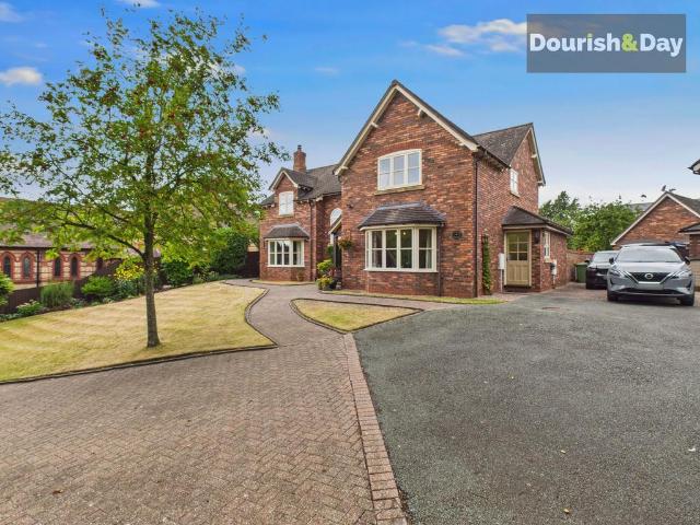 5 bedroom detached house for sale