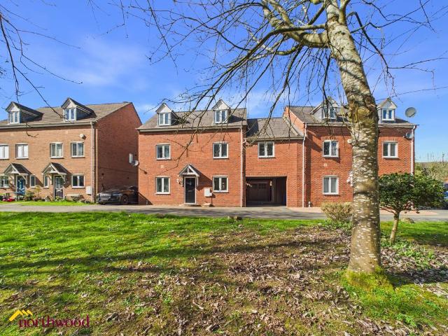 5 bedroom link detached house for sale