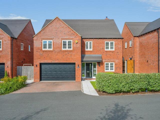5 bedroom detached house for sale