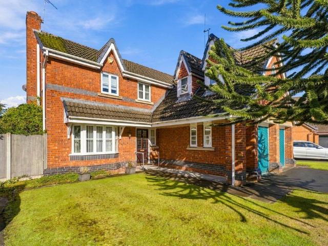5 bedroom detached house for sale