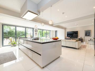 Brondesbury, London, Greater London - Equipped kitchen