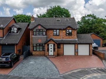 5 bedroom detached house for sale