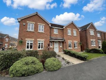 5 bedroom detached house for sale