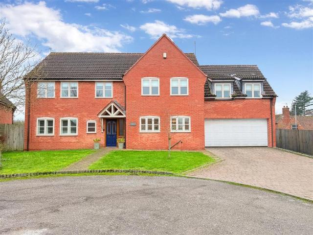 5 bedroom detached house for sale