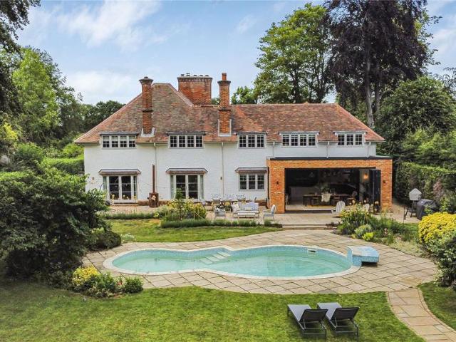 5 bedroom detached house for sale