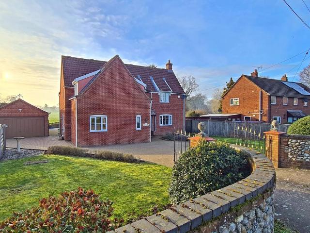 5 bedroom detached house for sale