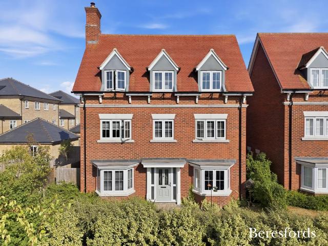 5 bedroom detached house for sale