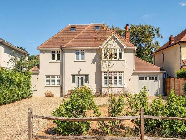 5 bedroom detached house for sale