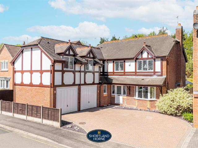 5 bedroom detached house for sale