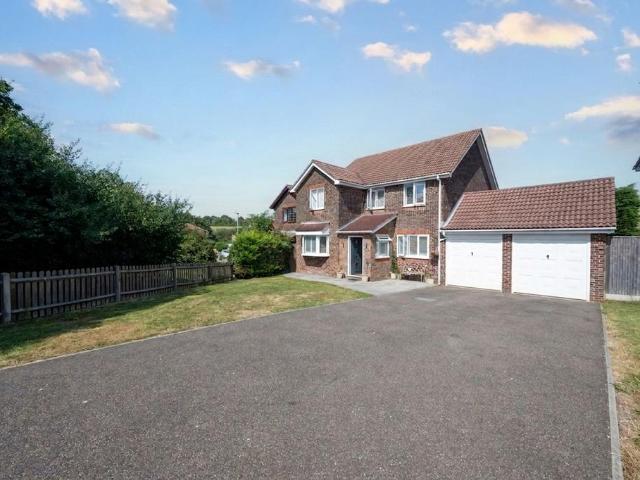 5 bedroom detached house for sale