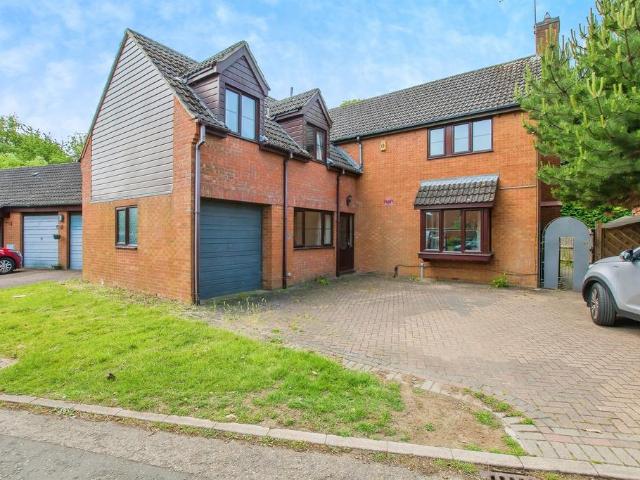 5 bedroom detached house for sale
