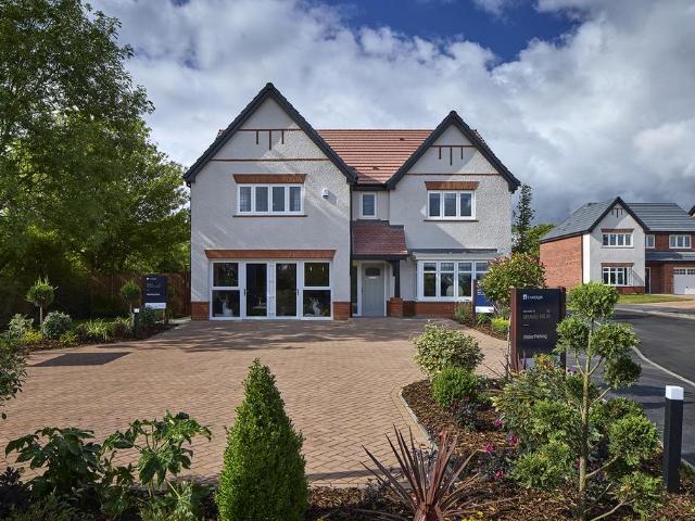 5 bedroom detached house for sale