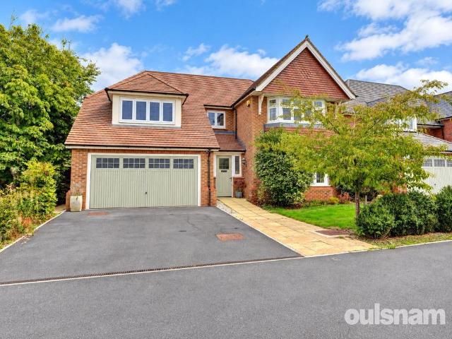 5 bedroom detached house for sale