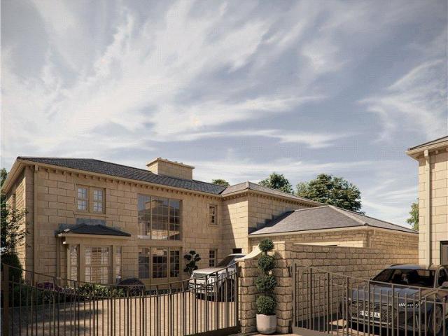 5 bedroom detached house for sale