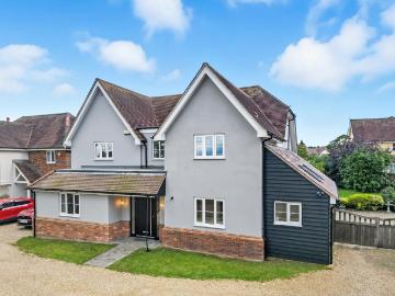 5 bedroom detached house for sale