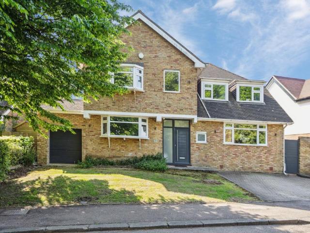 5 bedroom detached house for sale