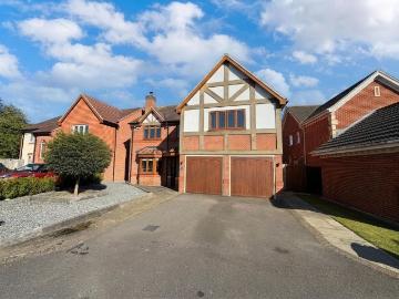 5 bedroom detached house for sale